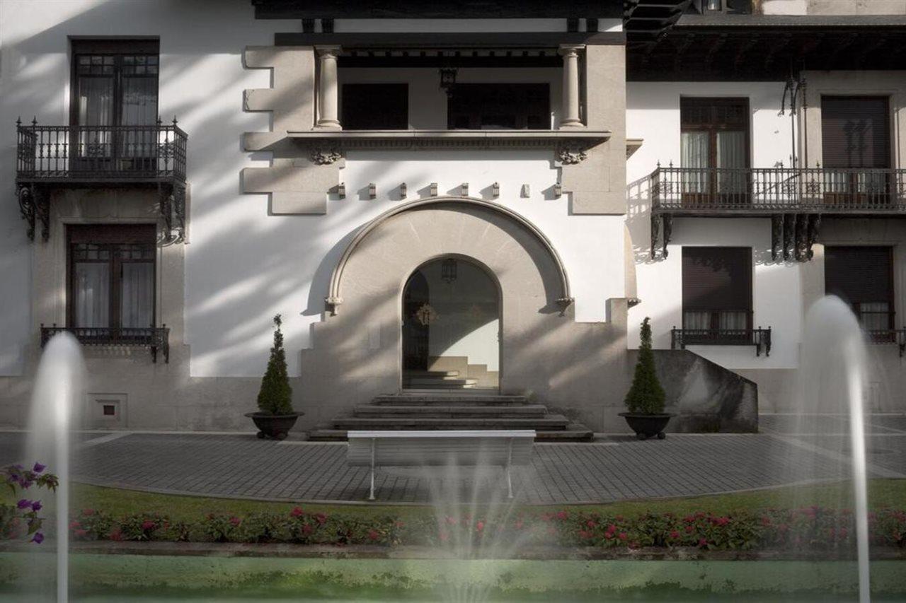 Palacio Arias Navia Exteriör bild